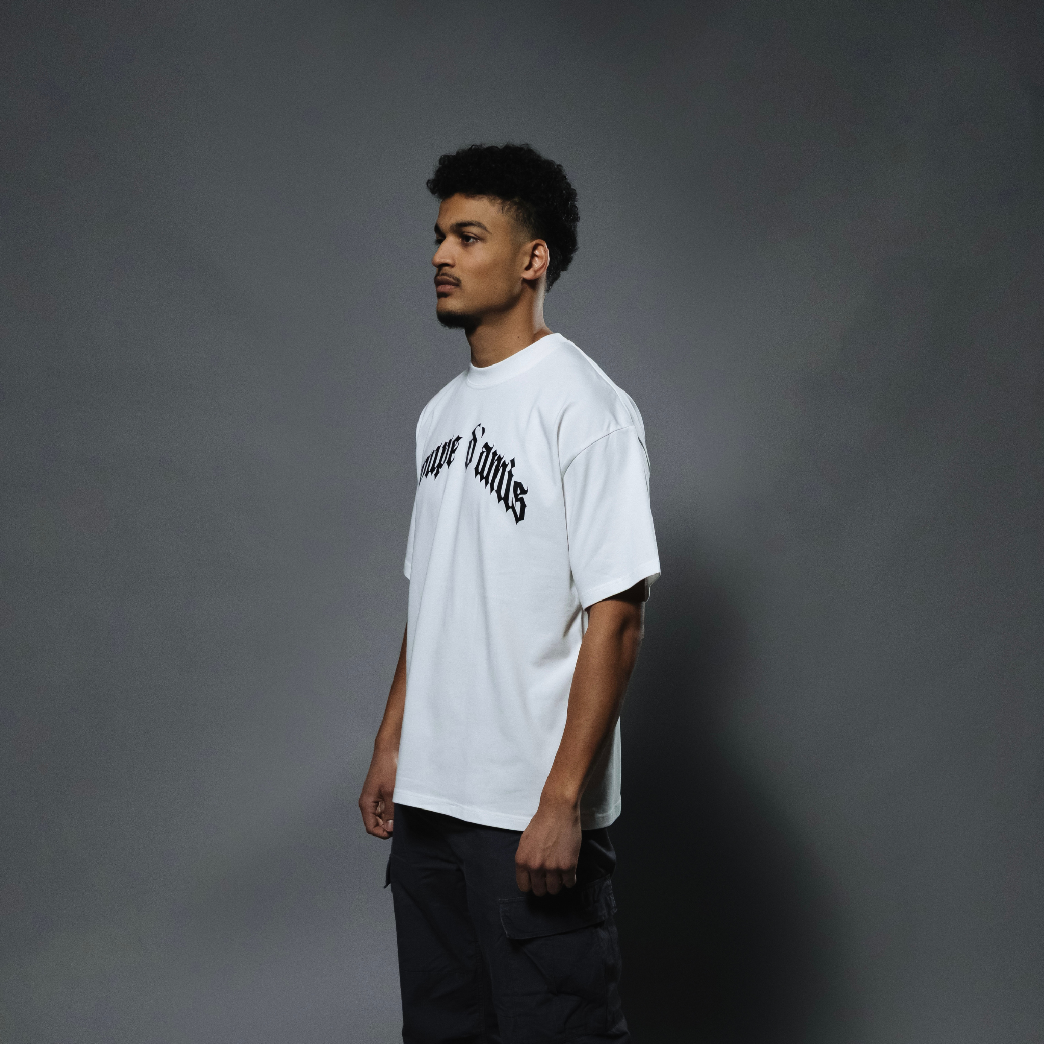 WHITE SCRIPT T-SHIRT